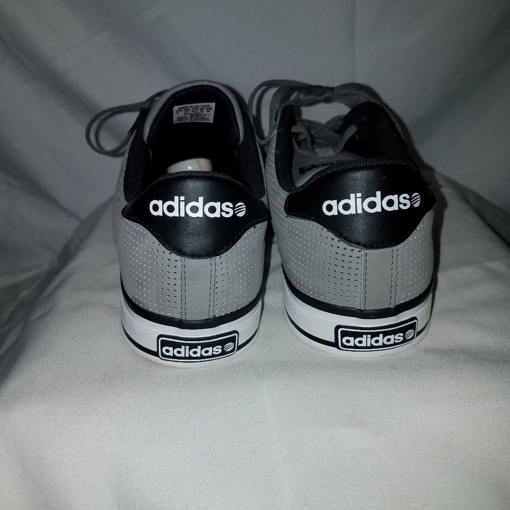 Adidas - Picture 2 of 3